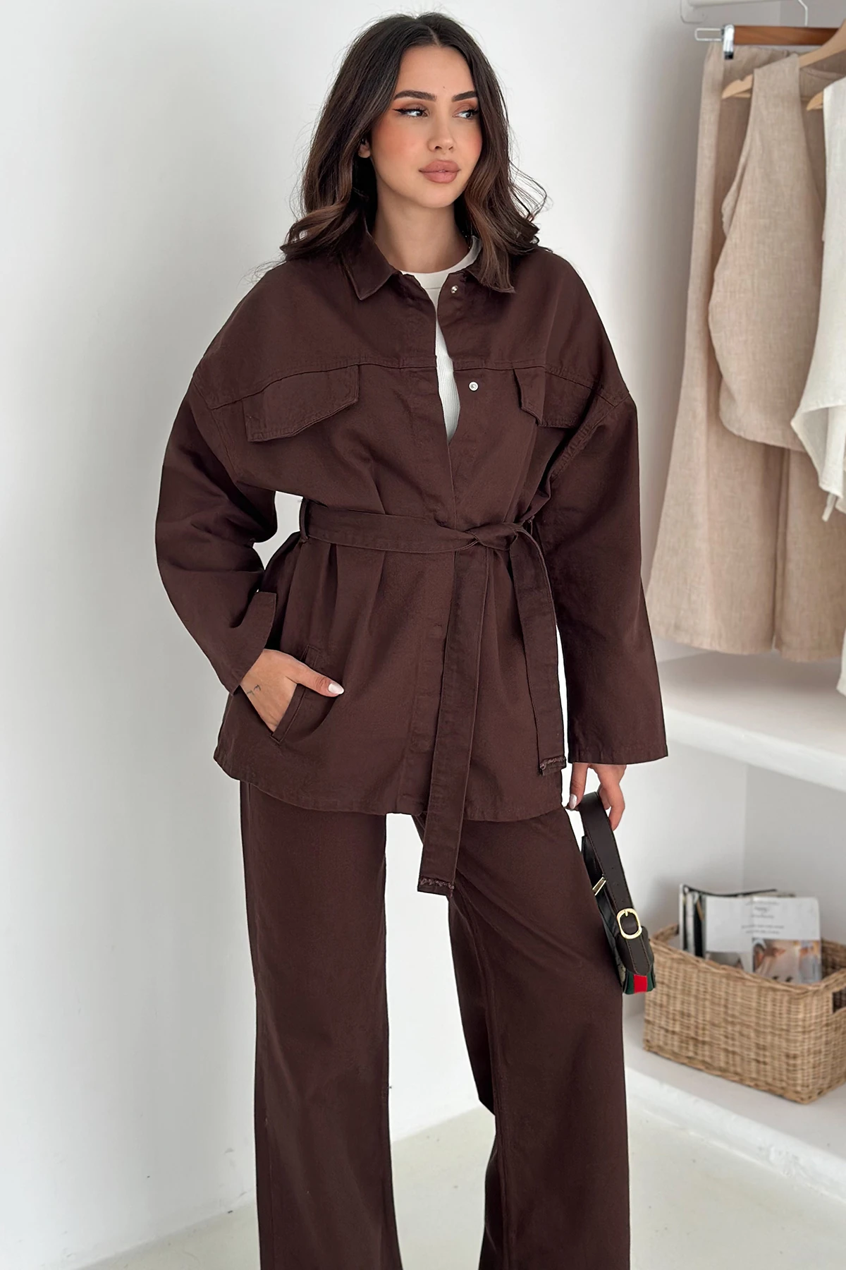 Kadın Ceket Pantolon Kuşak Detaylı Takım – Şehirli & Sofistike Stil