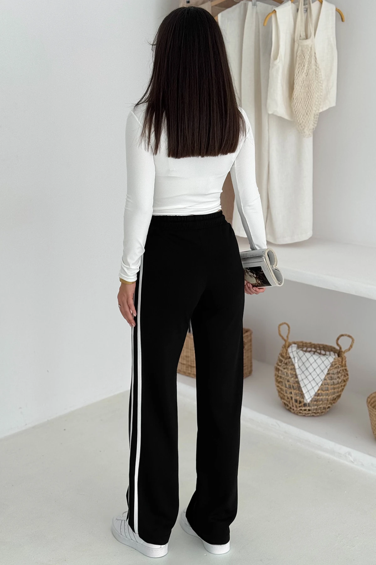 Kadın Çizgili Bağcıklı Bol Paça Eşofman Altı & Pantolon – Sportif & Günlük Konfor