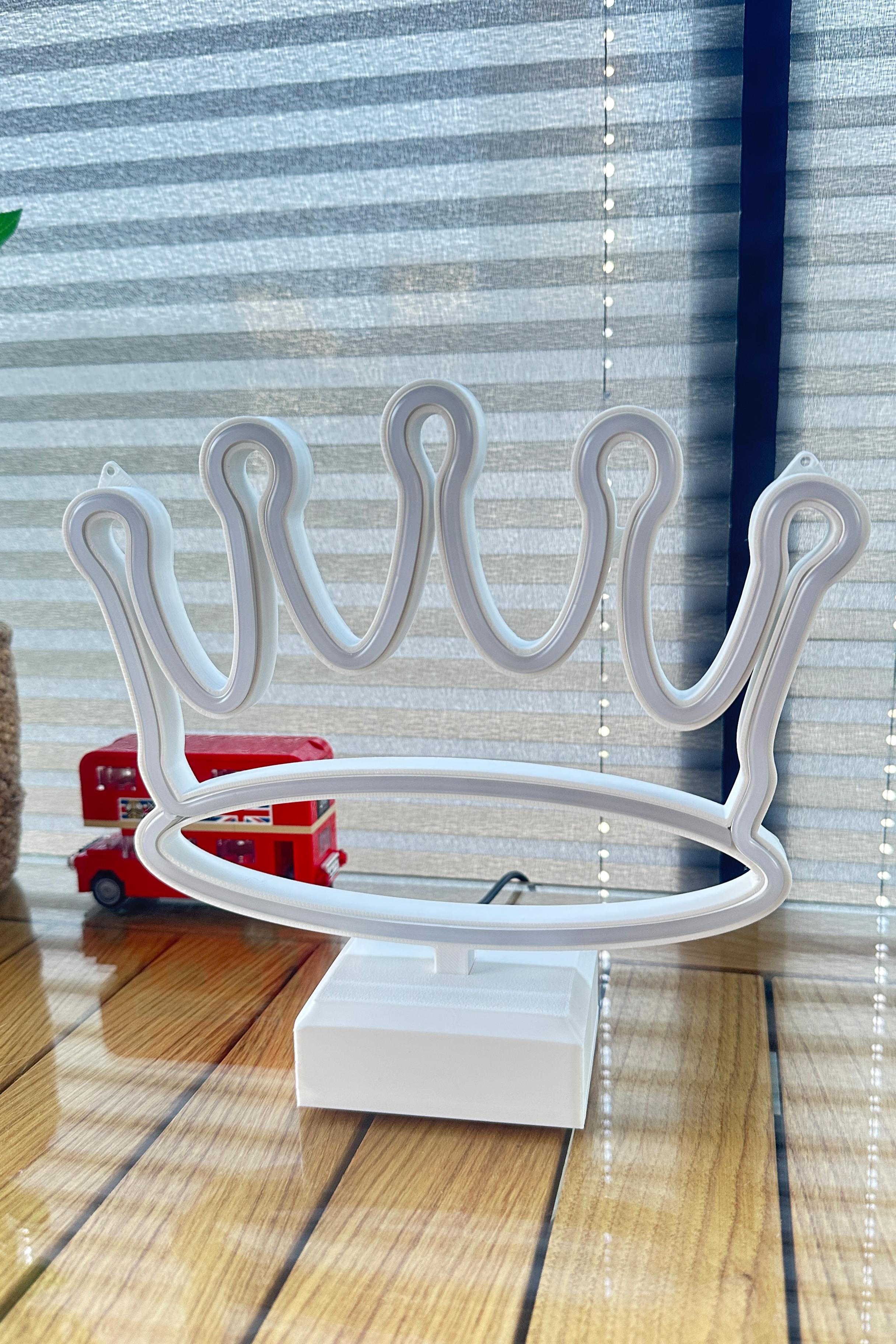 Kral Tacı Led - Neon Led - 22cm - İster Duvara As, İster Masaüstü - Adaptör Dahil