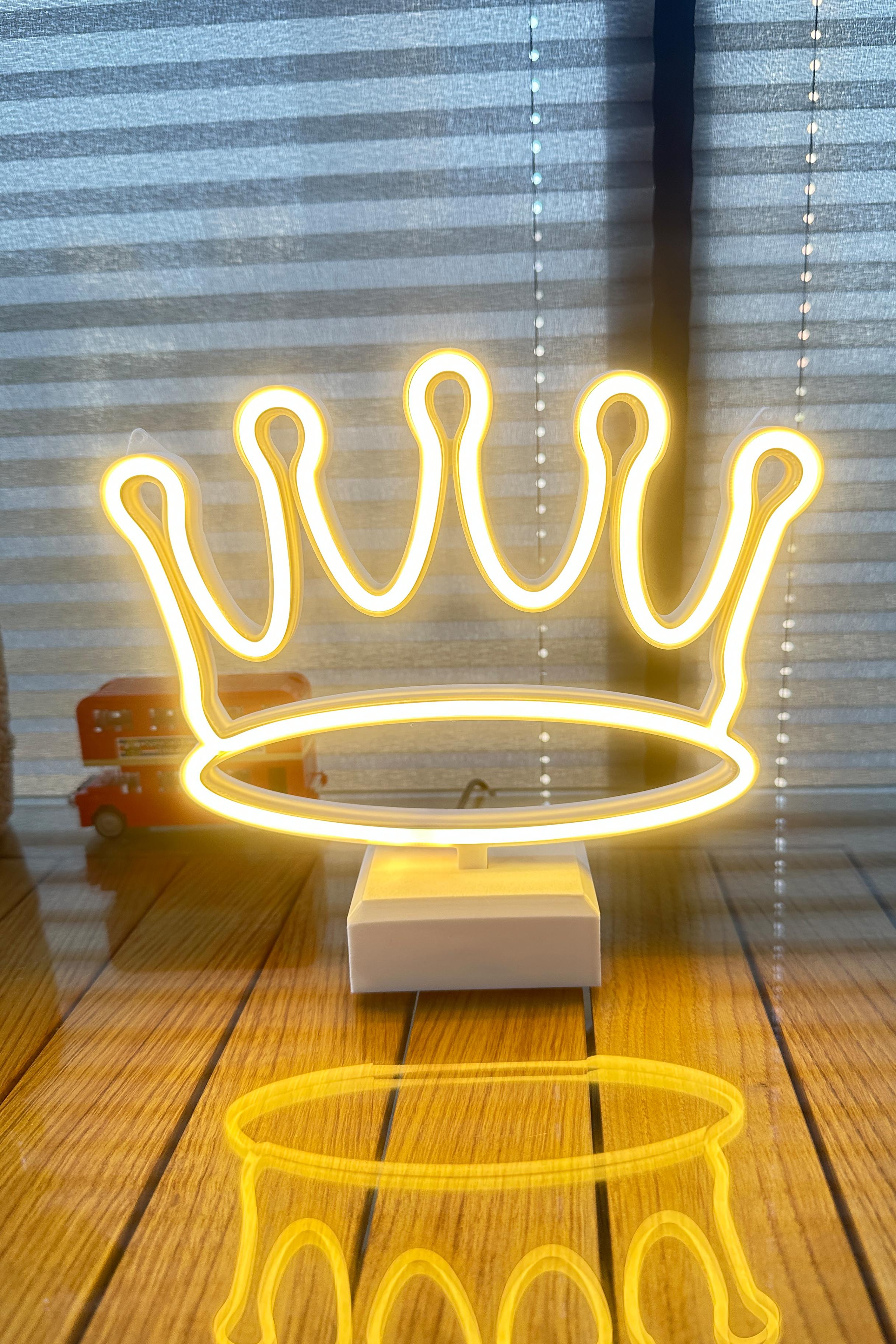 Kral Tacı Led - Neon Led - 22cm - İster Duvara As, İster Masaüstü - Adaptör Dahil