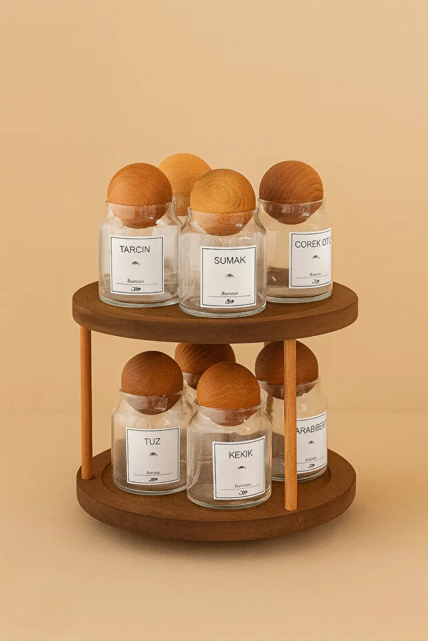 8li Ahşap Döner Standlı Top Kapaklı Etiketli Baharatlık Seti