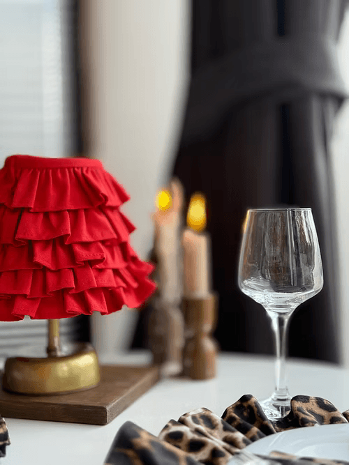 LovelyRed Keten Fırfırlı Kablosuz Masa Lambası / Vintage Gold Ayak