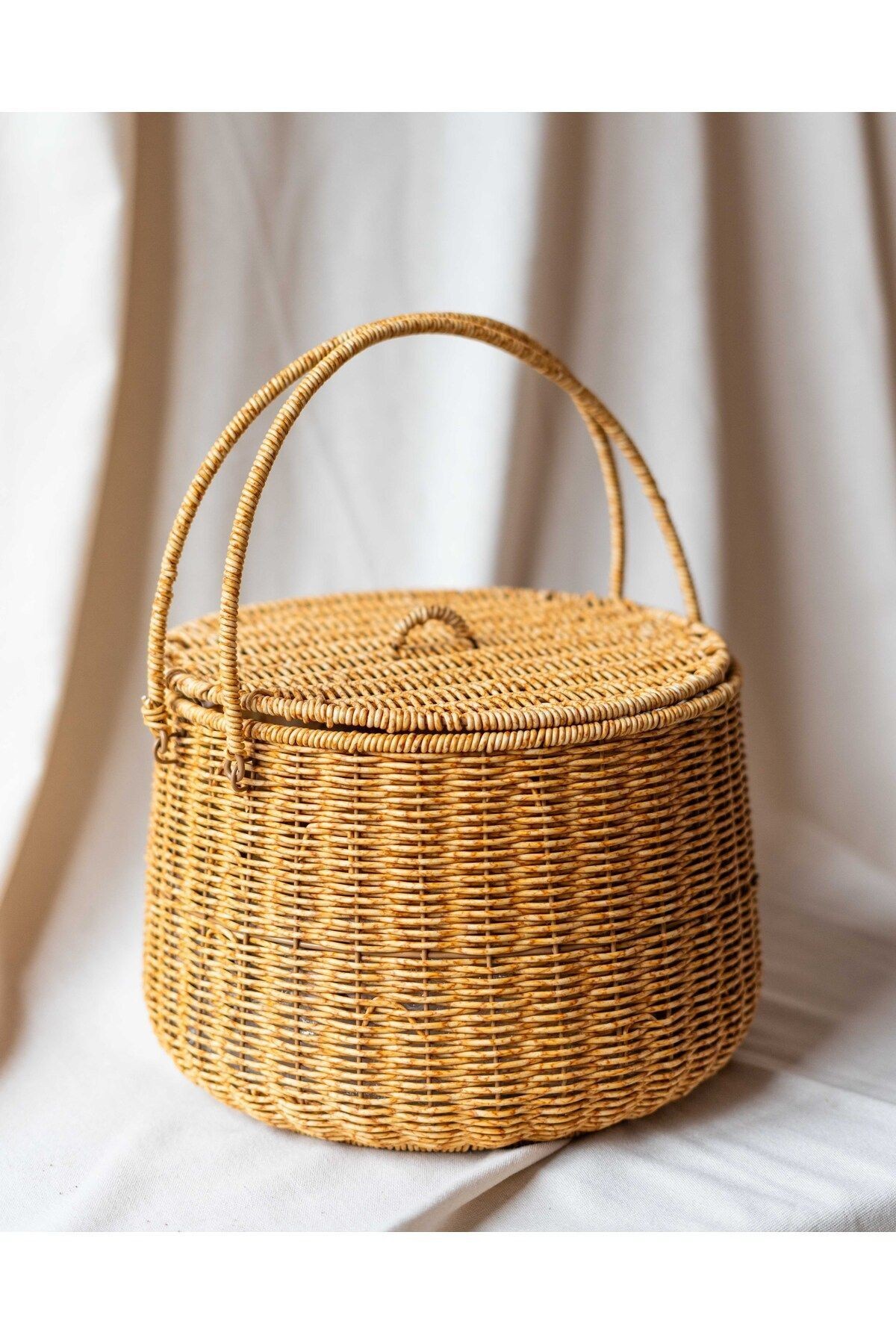 Rattan Kulplu Kapaklı Sepet/Piknik Sepeti