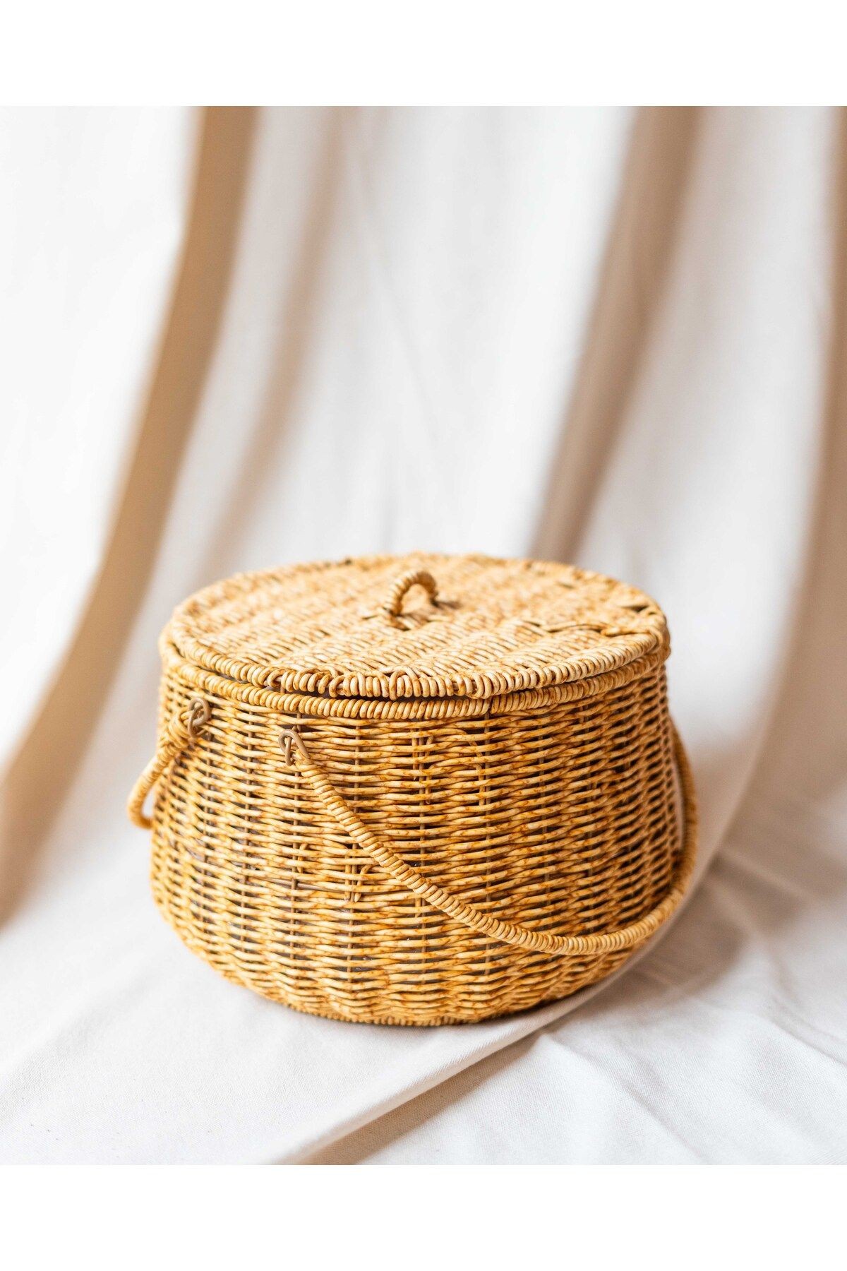 Rattan Kulplu Kapaklı Sepet/Piknik Sepeti