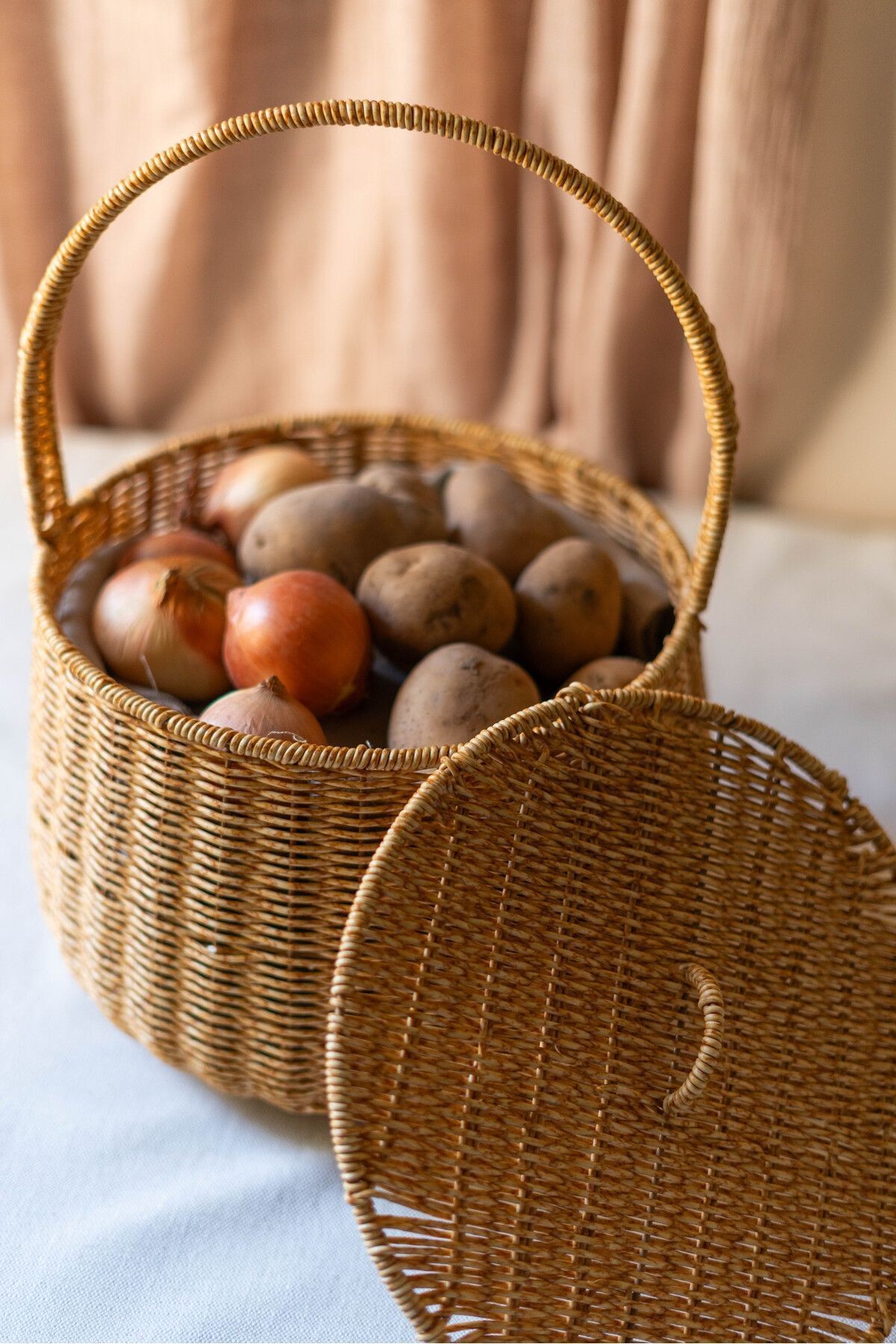 Rattan Kulplu Kapaklı Sepet/Piknik Sepeti