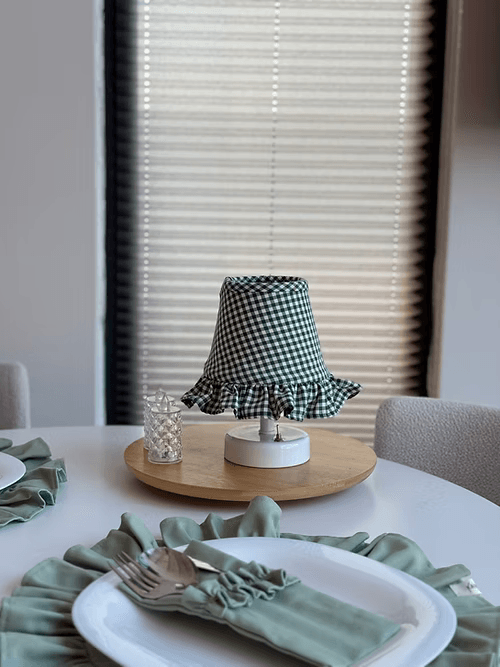 Mossy Keten Fırfırlı Kablosuz Masa Lambası / Mat Beyaz Ayak