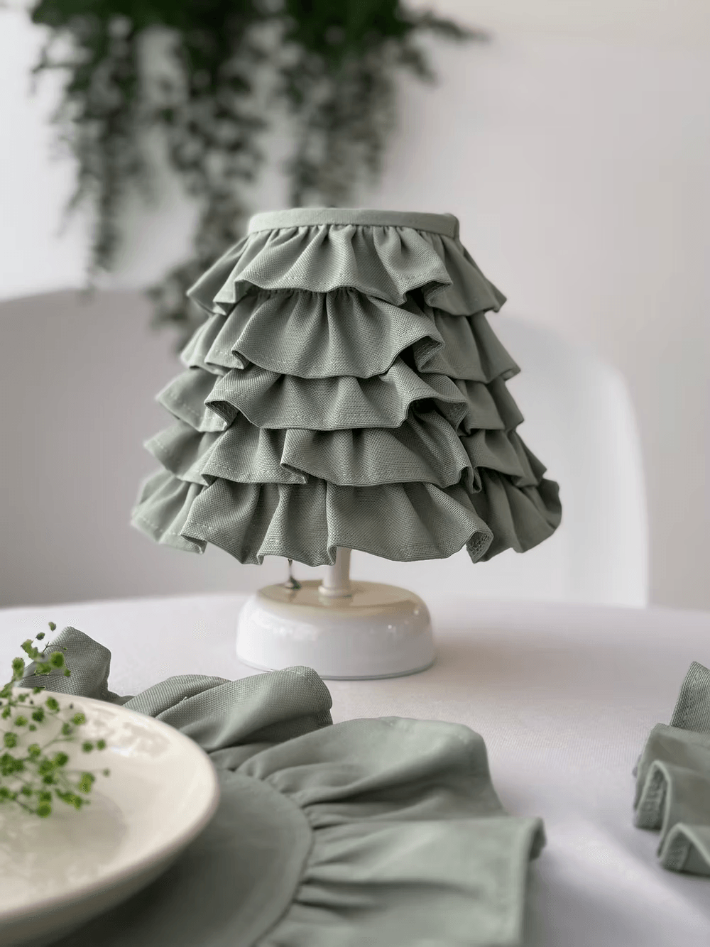 Minty Fırfırlı Kablosuz Masa Lambası / Abajur Beyaz Ayak