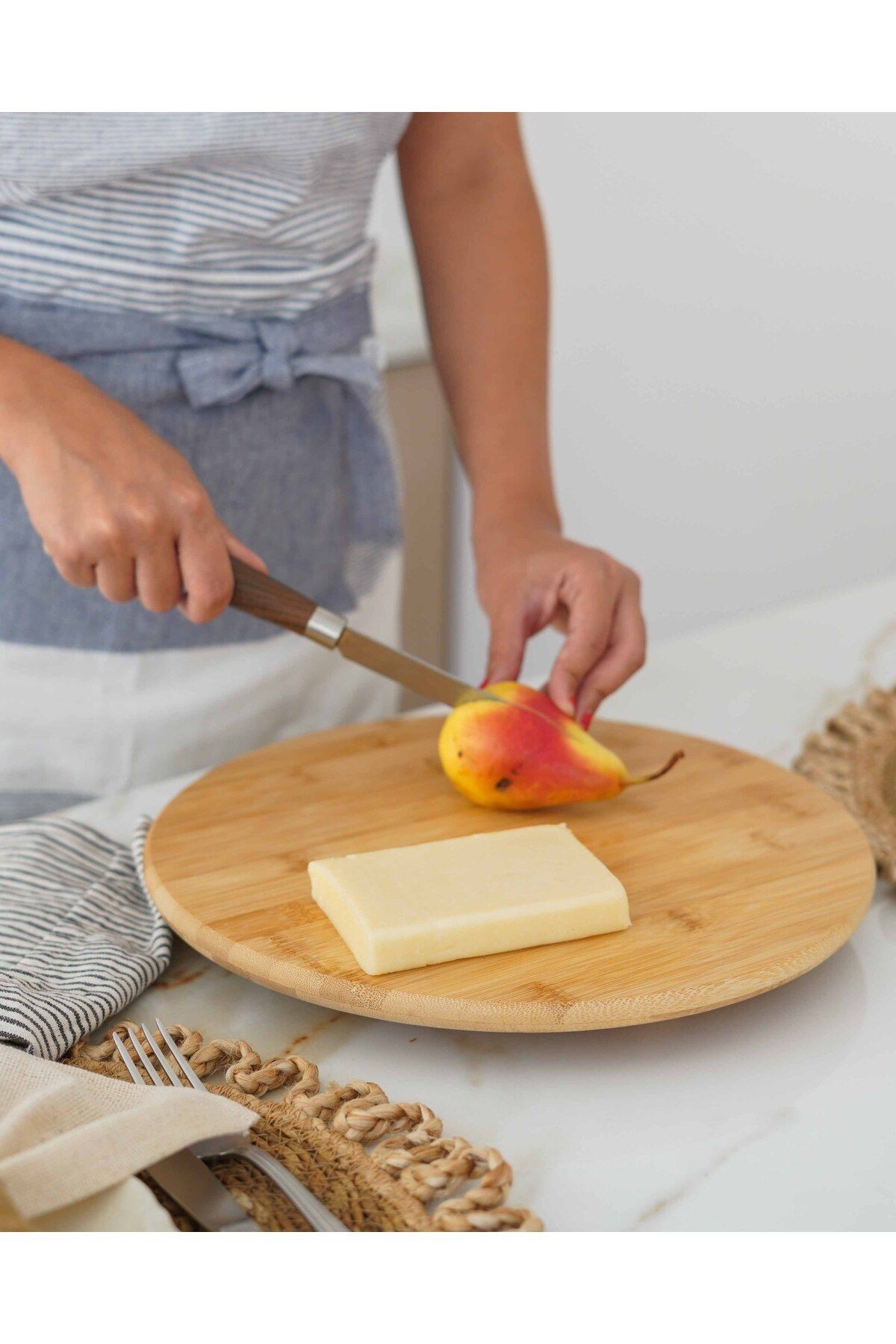 Bambu Yuvarlak Ayaklı Kesme Tahtası / Peynir Tabağı