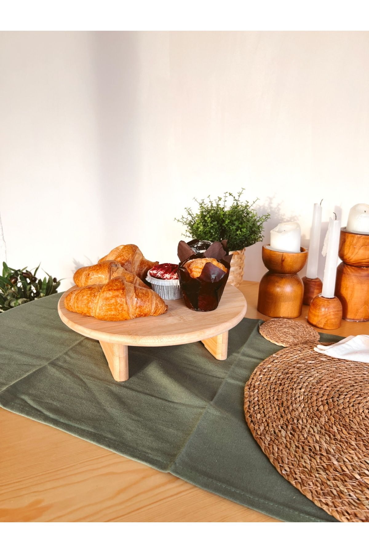 Bambu Ayaklı Yuvarlak Kesme ve Sunum Tahtası / Baharat Altlığı