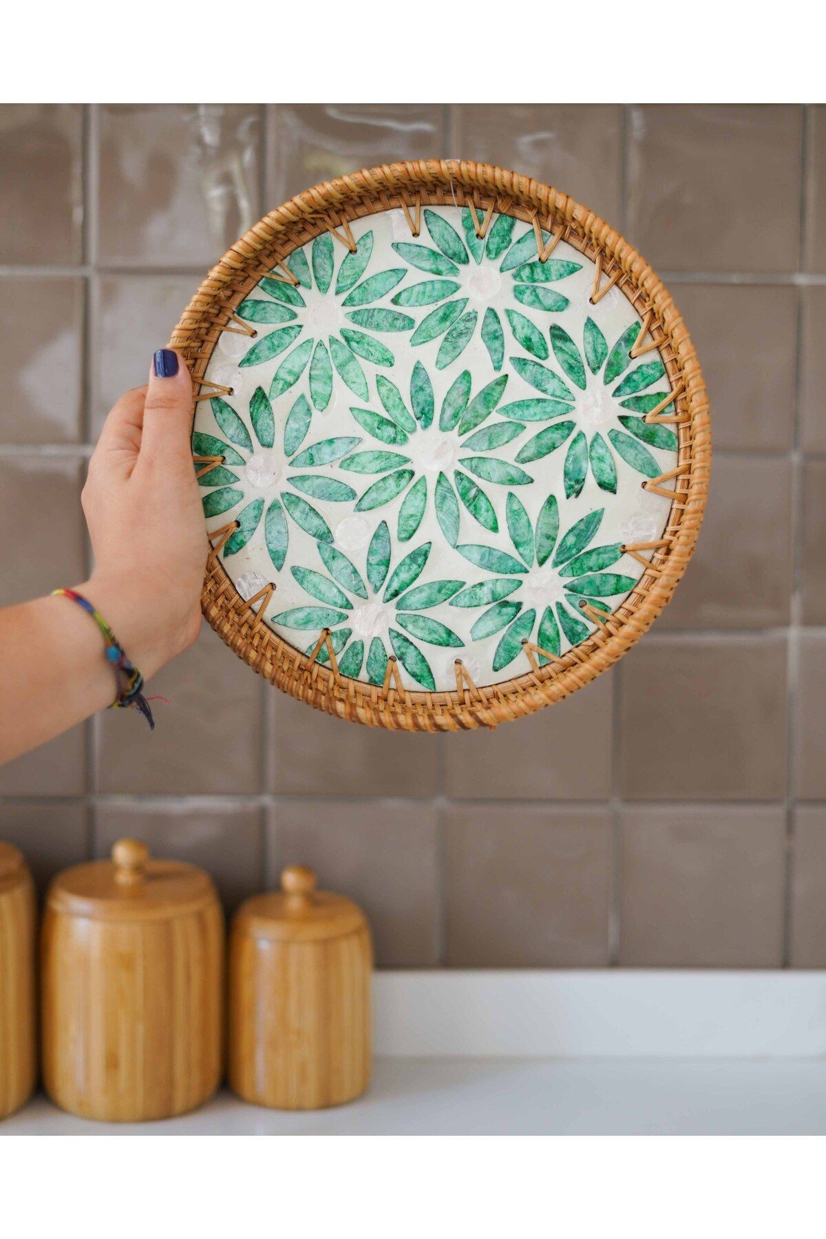 EL YAPIMI RATTAN SEDEFLİ TEPSİ 24 CM