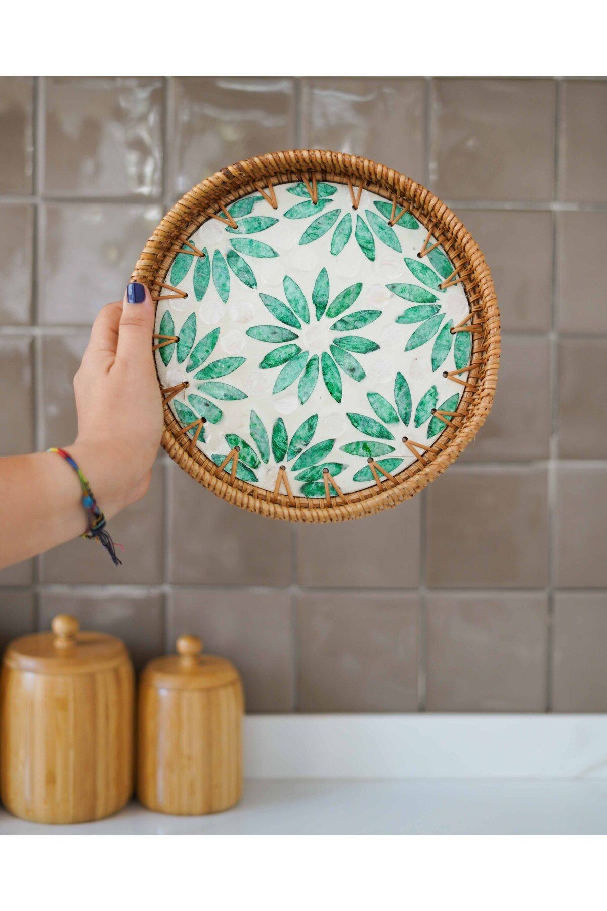 EL YAPIMI RATTAN SEDEFLİ TEPSİ 22 CM