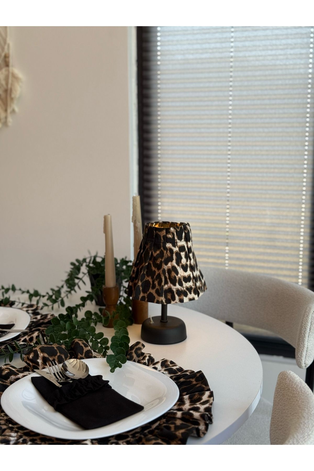 Leopard Keten Pileli Kablosuz Masa Lambası / Mat Siyah Ayak