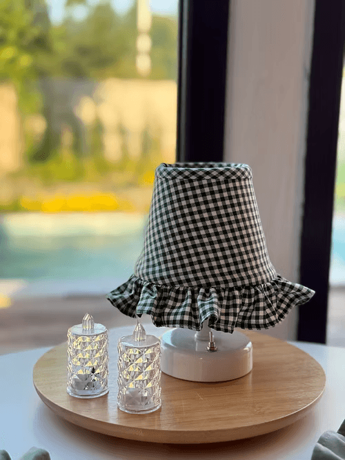Mossy Keten Fırfırlı Kablosuz Masa Lambası / Mat Beyaz Ayak