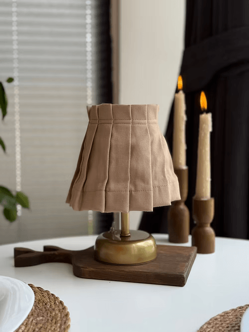 Sienna Keten Pileli Kablosuz Masa Lambası / Vintage Gold Ayak