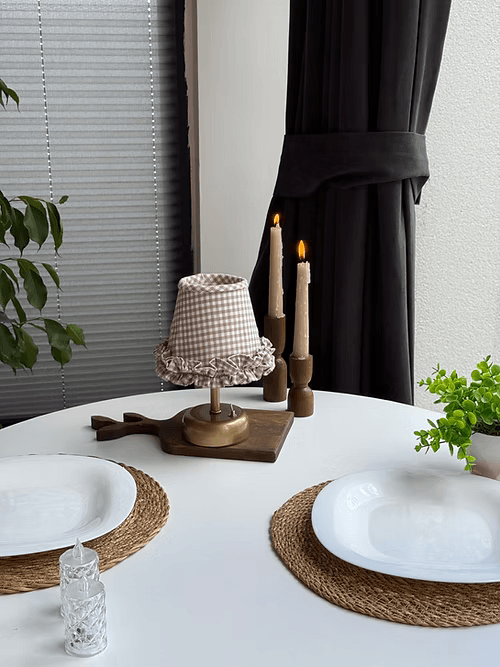 Sienna Keten Fırfırlı Kablosuz Masa Lambası / Eskitme Gold Ayak