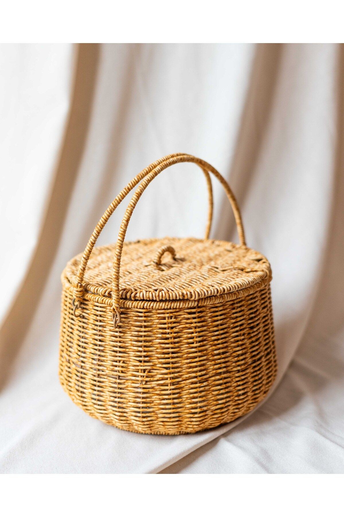 Rattan Kulplu Kapaklı Sepet/Piknik Sepeti
