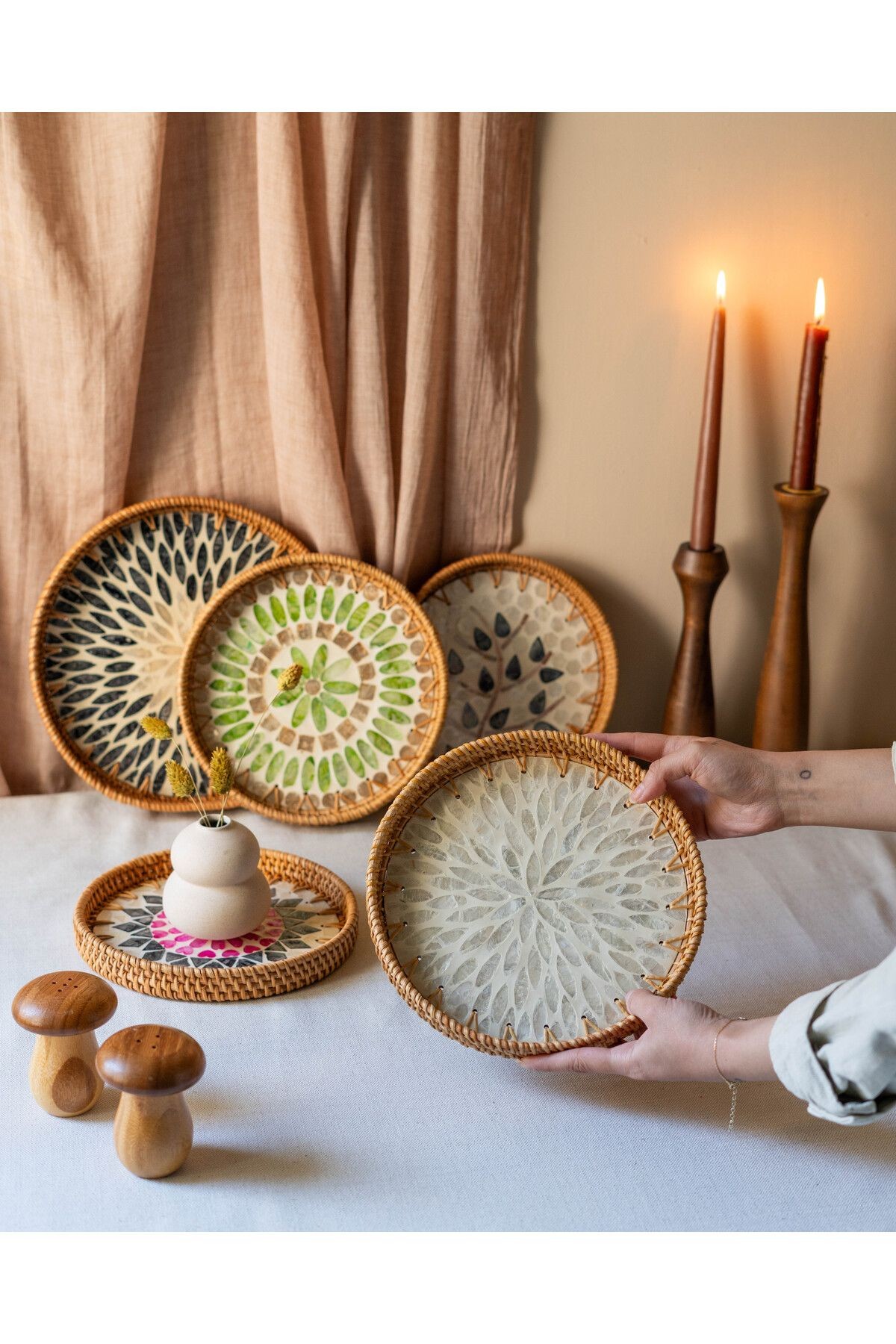 EL YAPIMI RATTAN SEDEFLİ TEPSİ 27,5CM