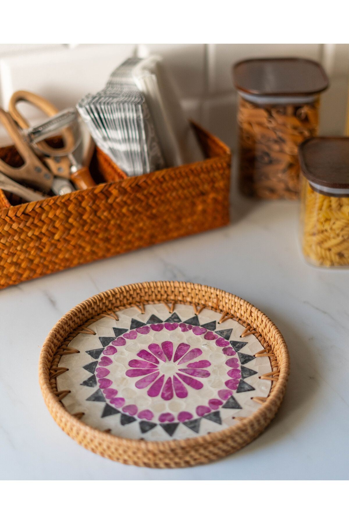 EL YAPIMI RATTAN SEDEFLİ TEPSİ 27,5CM