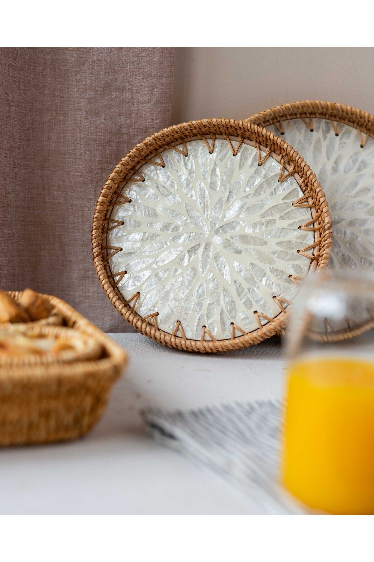 EL YAPIMI RATTAN SEDEFLİ TEPSİ 27,5CM
