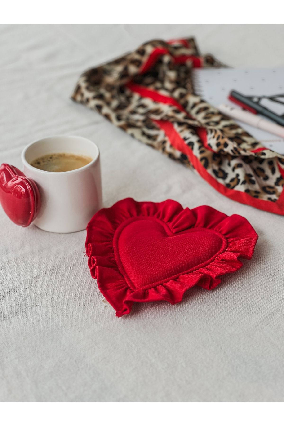 Lovely Kalp Fırfırlı Bardak Altlığı / Sunumluk