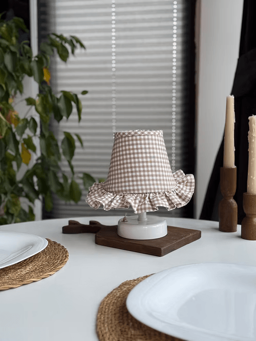 Sienna Keten Fırfırlı Kablosuz Masa Lambası / Mat Beyaz Ayak