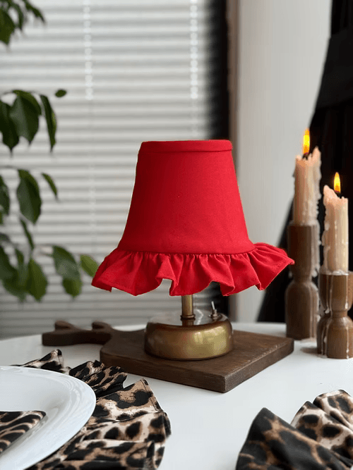 LovelyRed Keten Fırfırlı Kablosuz Masa Lambası / Vintage Gold Ayak