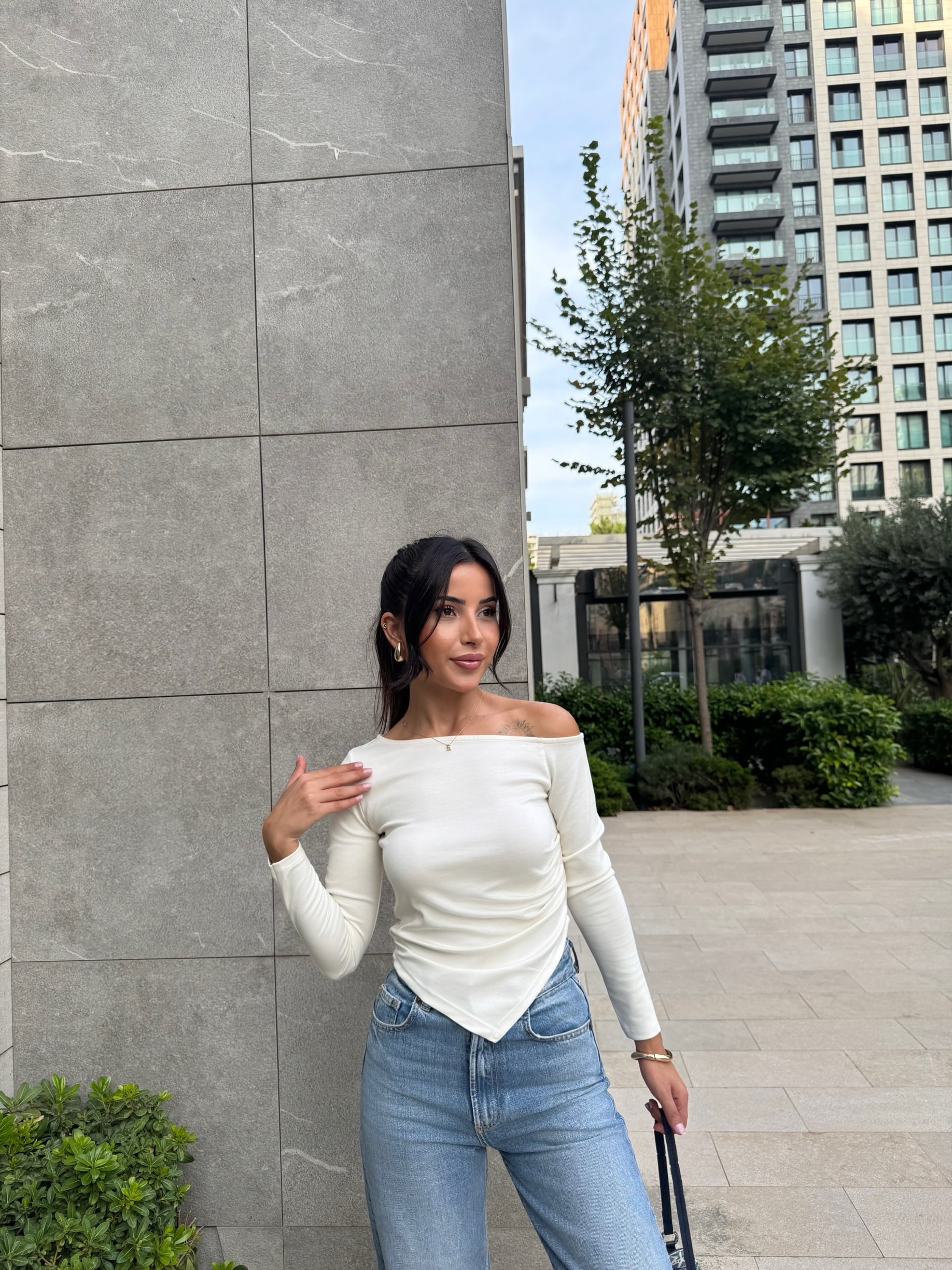 Edora Basic Chic