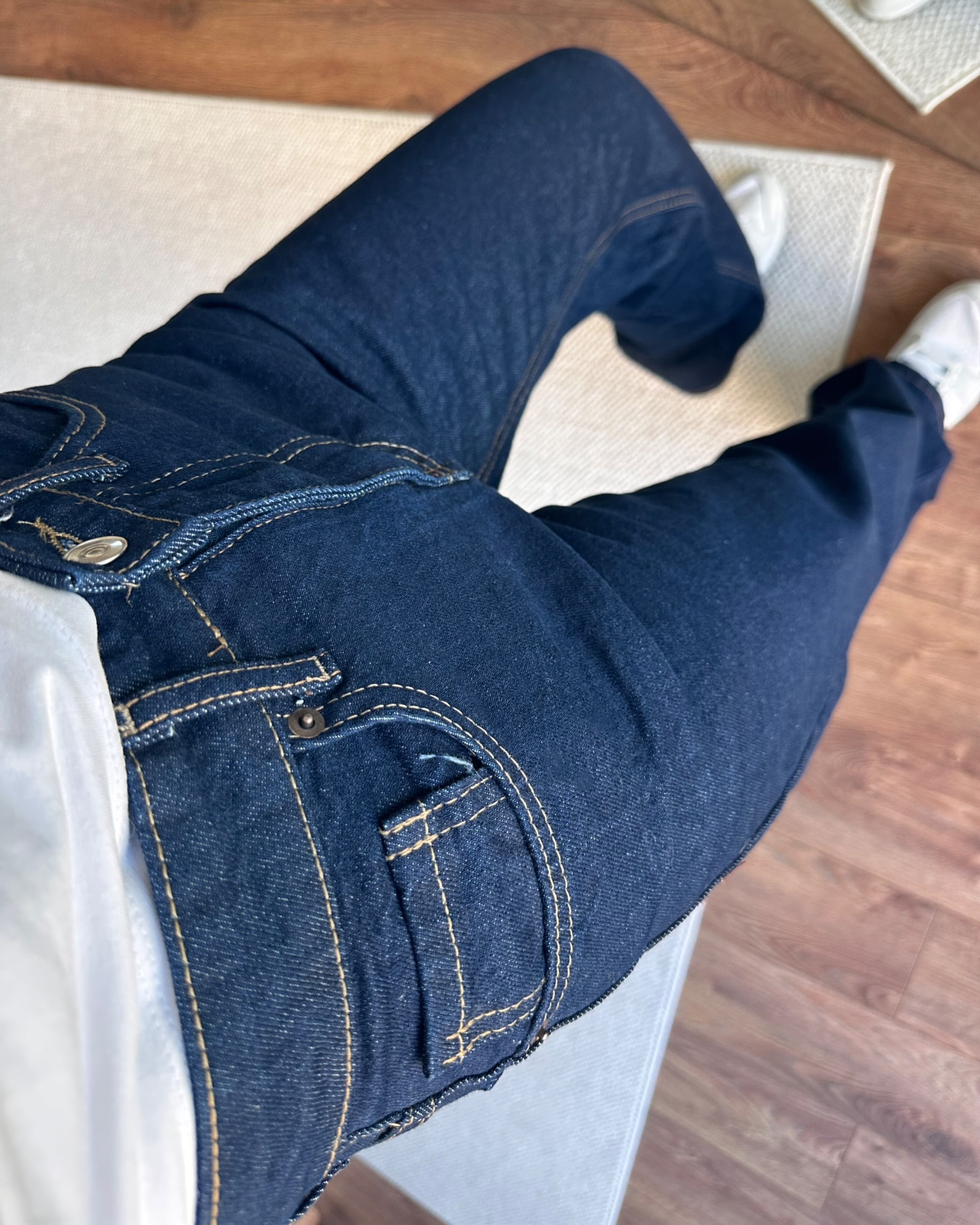 Dark Straight Jean 