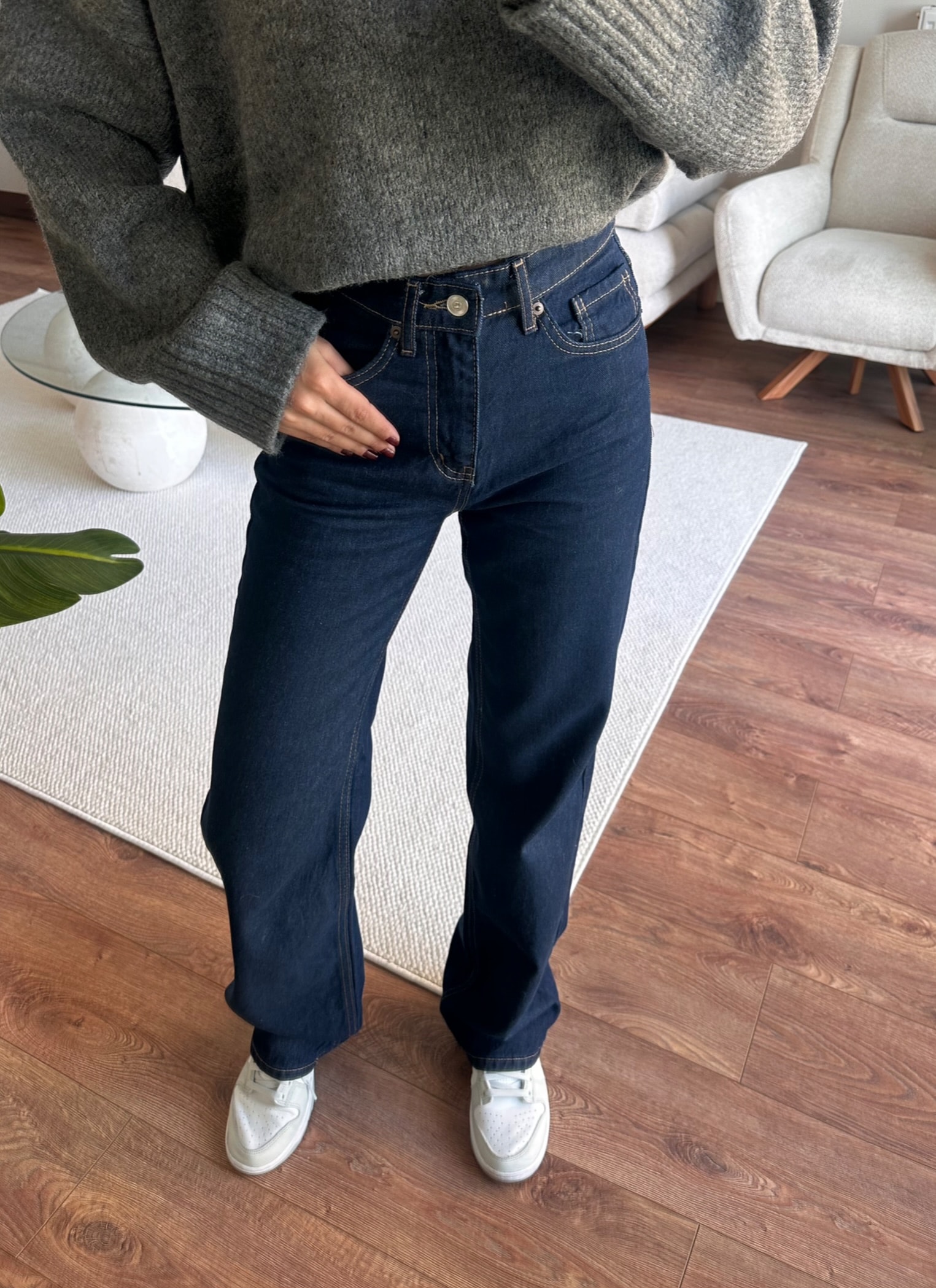 Dark Straight Jean 