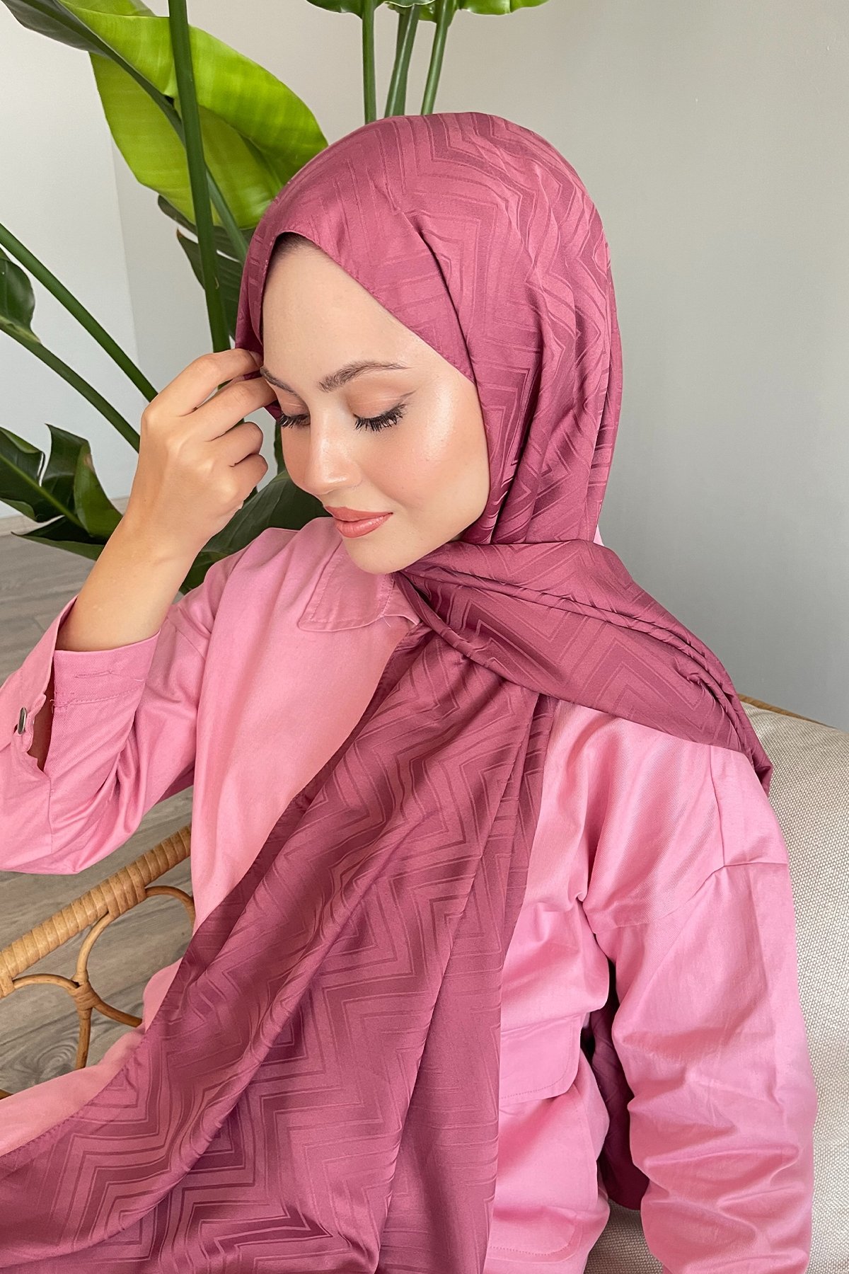 Zikzak Çizgili Koyu Pembe Jakar Şal