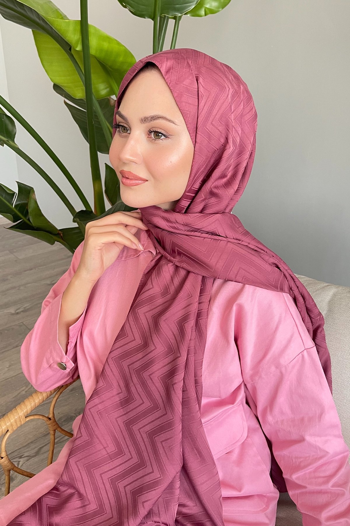 Zikzak Çizgili Koyu Pembe Jakar Şal