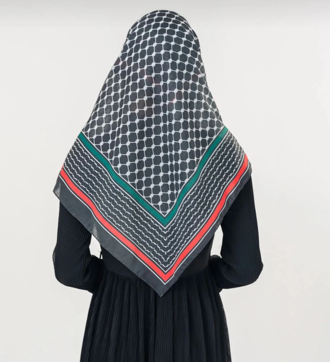 Siyah Karpuz Detaylı Keffiye Eşarp