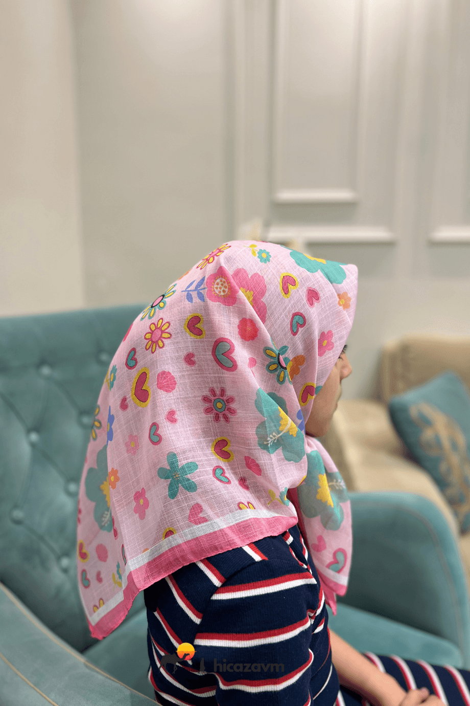 Ana Taban Pembe Kenar Fuşya büyük Yeşil Çiçekli