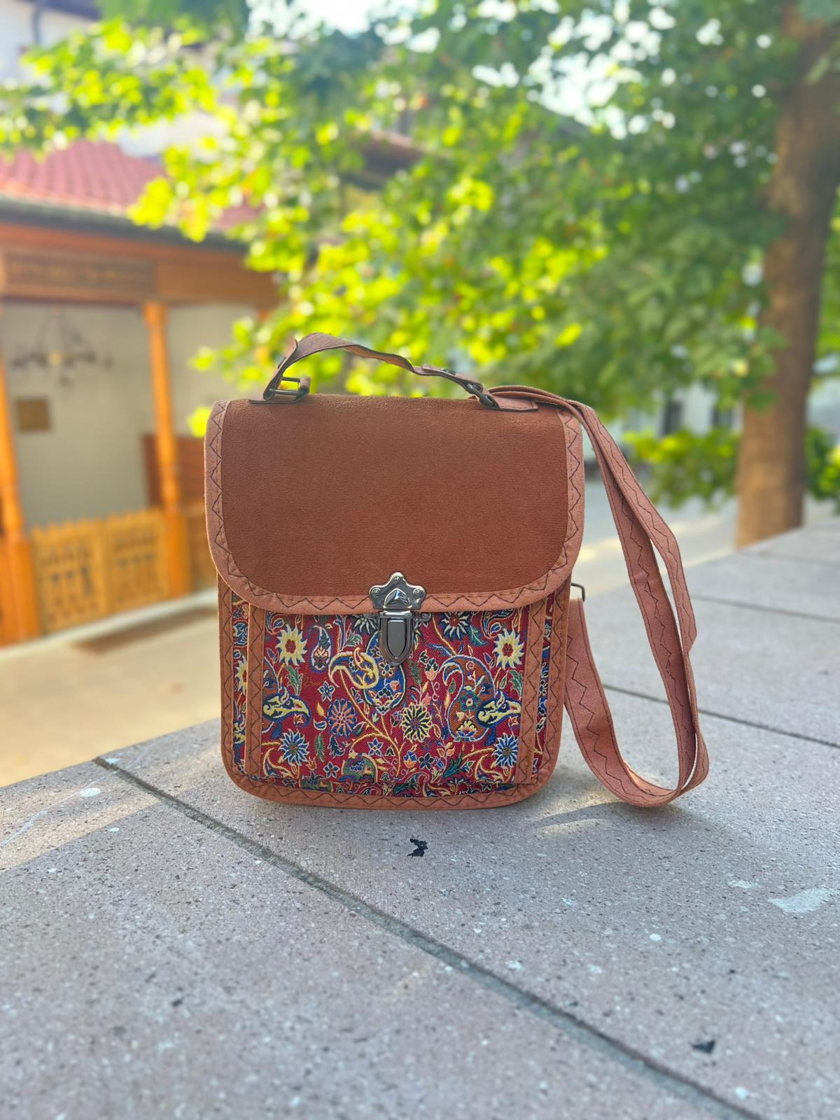 Kırmızı