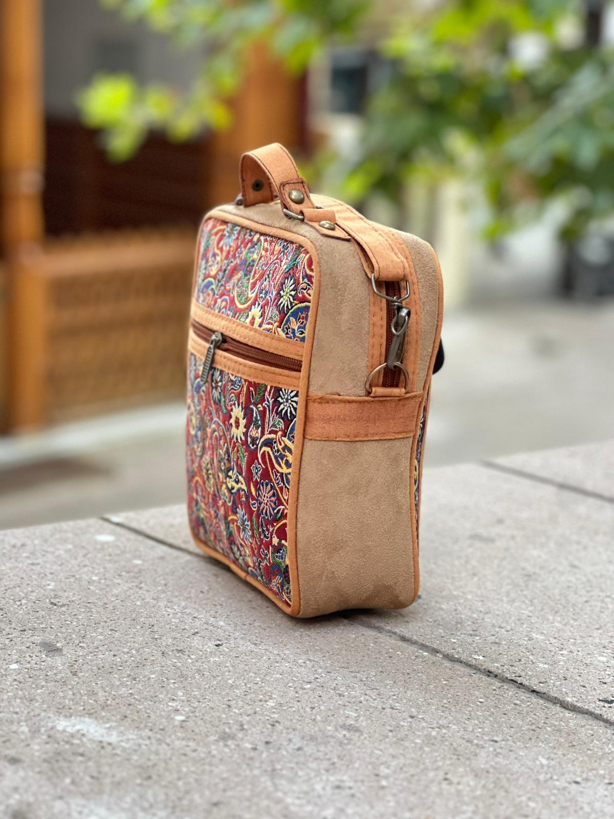 4 Cepli Kenarı Deri Süet Çanta - Kırmızı