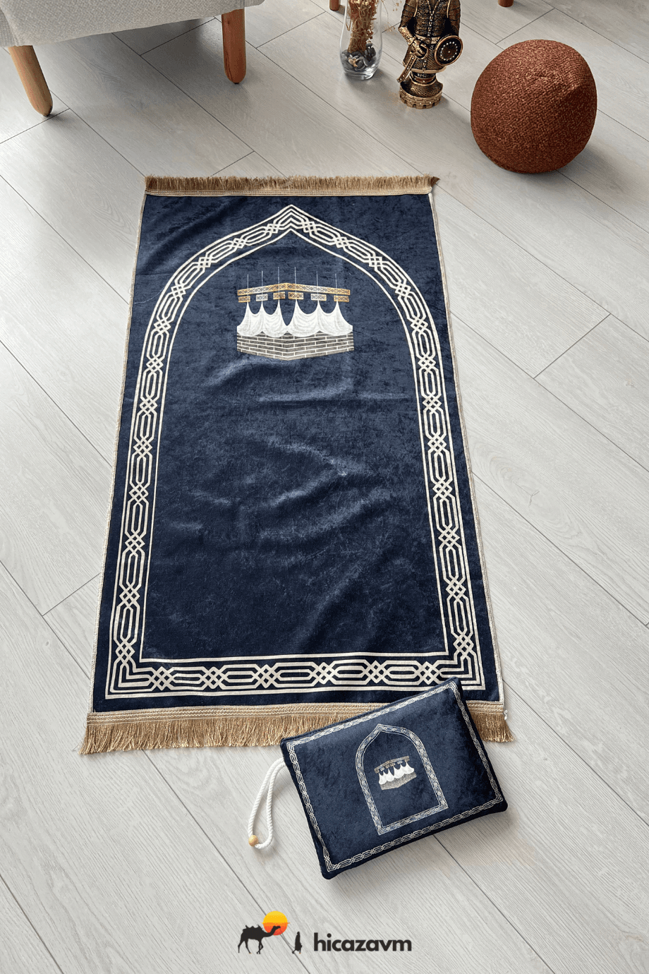 Kabeli Çantalı Seccade Siyah