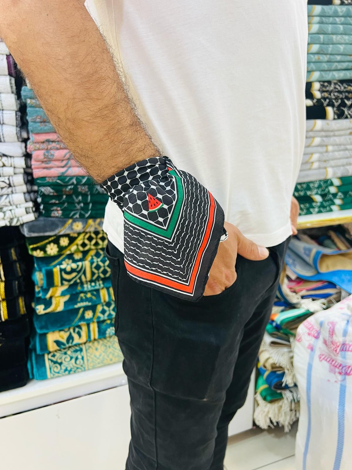 Karpuz Desenli Siyah Fular