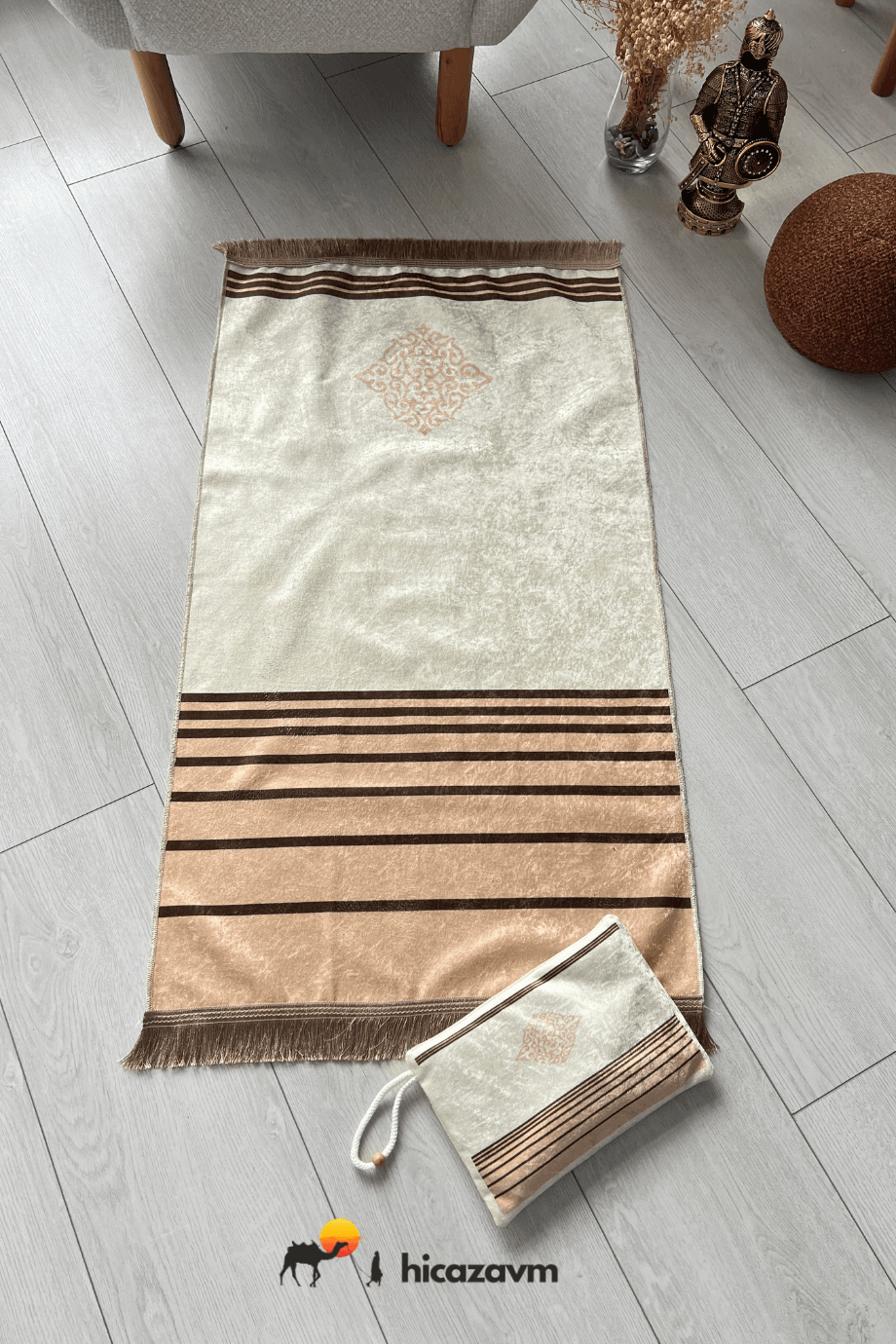 Minimal Çizgili Çantalı Seccade Krem