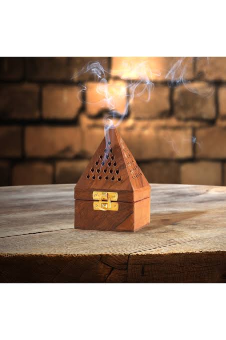 Ahşap Tütsülük Piramit