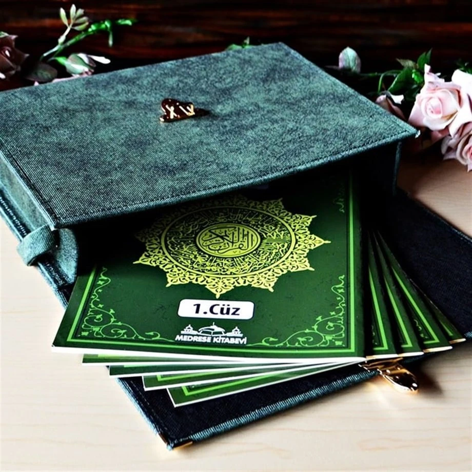 Kadife Çantalı 30 Cüz Kuranı Kerim