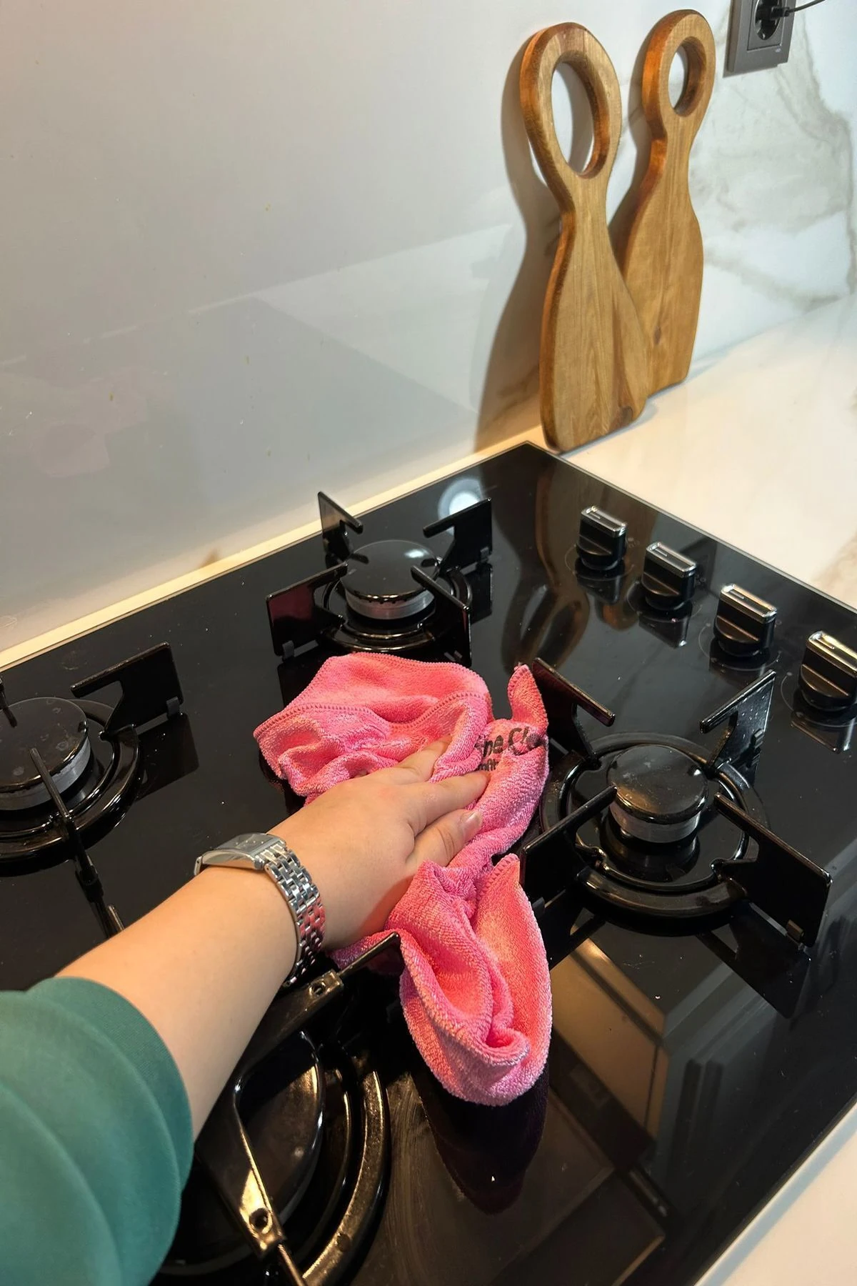 ( 1 Adet ) Mikrofiber Sihirli Mutfak Bezi – Yağ Ve Leke Karşıtı (40X40 CM)