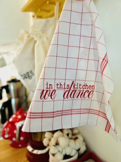 Atölye No 35 Kurulama Bezi in this Kitchen we Dance Nakışlı