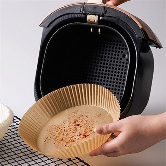 AtolyeNo35  Air Fryer Pişirme Kağıdı 50 Adet Tek Kullanımlık Hava Fritöz Yağ Geçirmez Yapışmaz Gıda Pişirme Kağıdı Yuvarlak Tabak Model