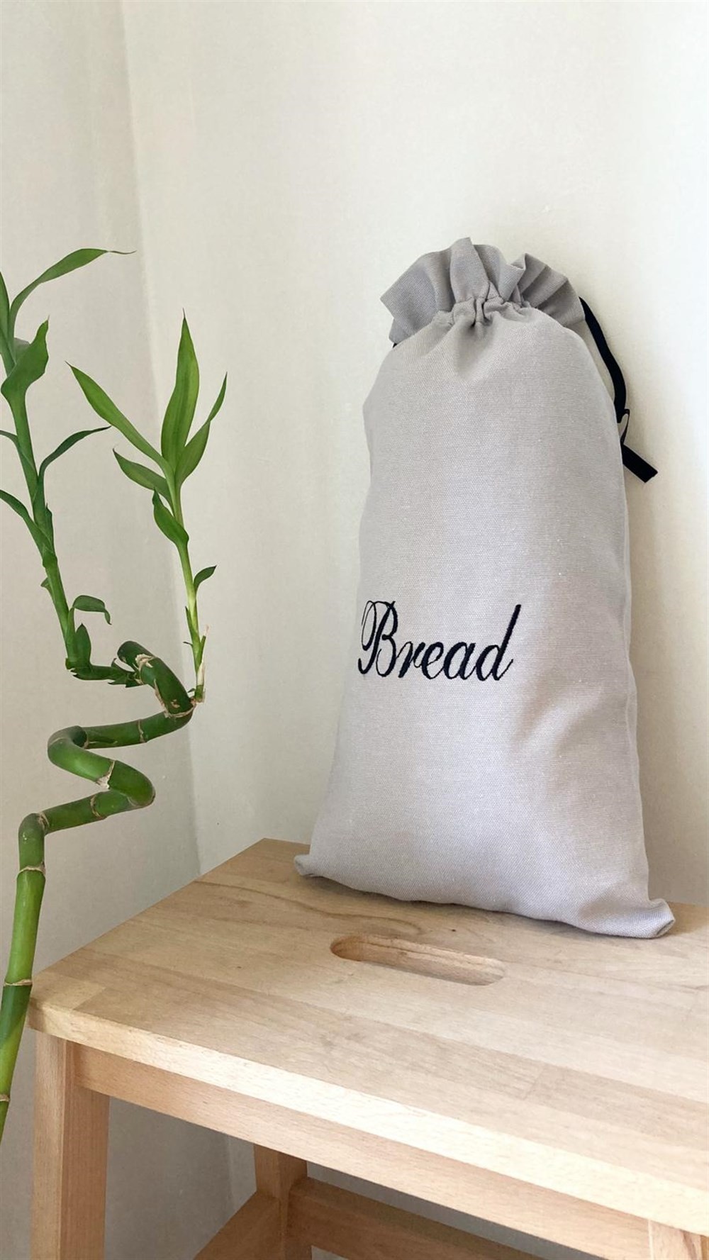 Atölye No 35 Essentials Bread Ekmek Kesesi Gri El Yazısı