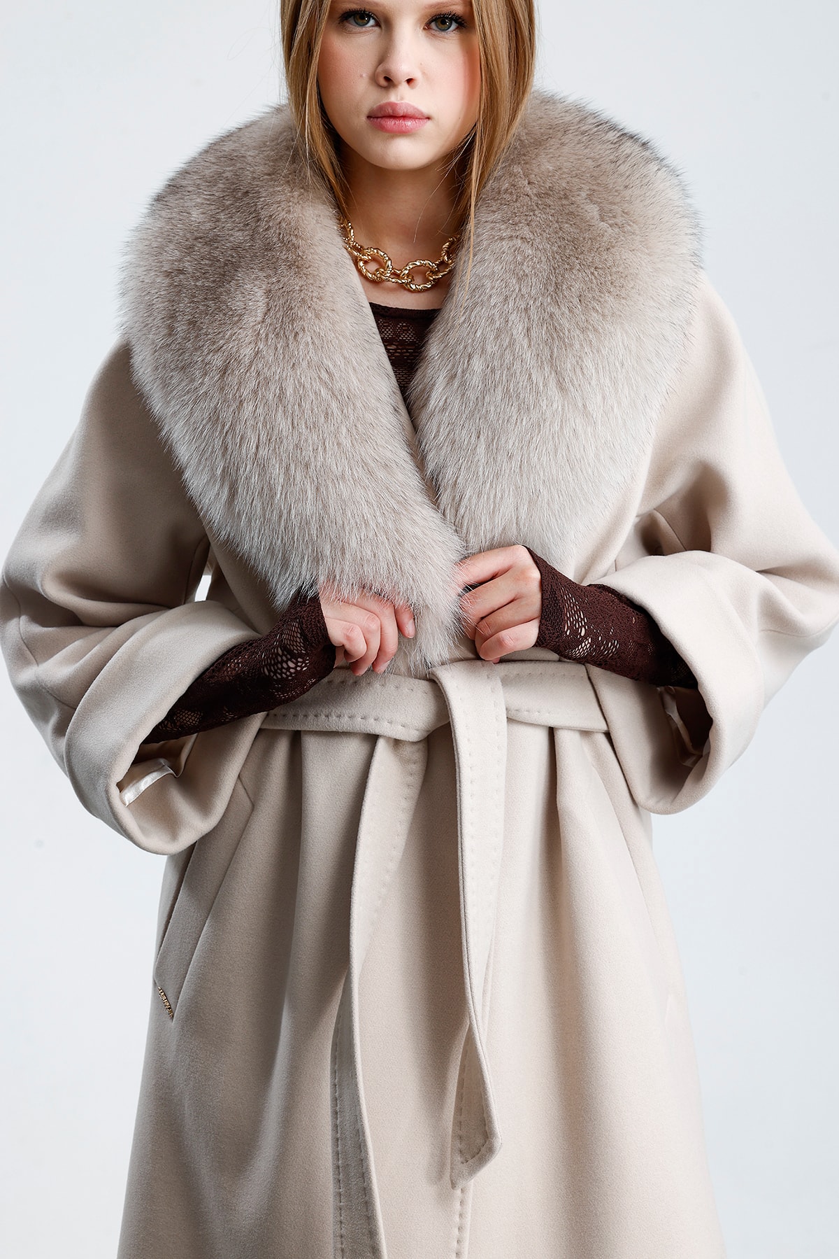 THE SAGE Fur Shawl - Taş