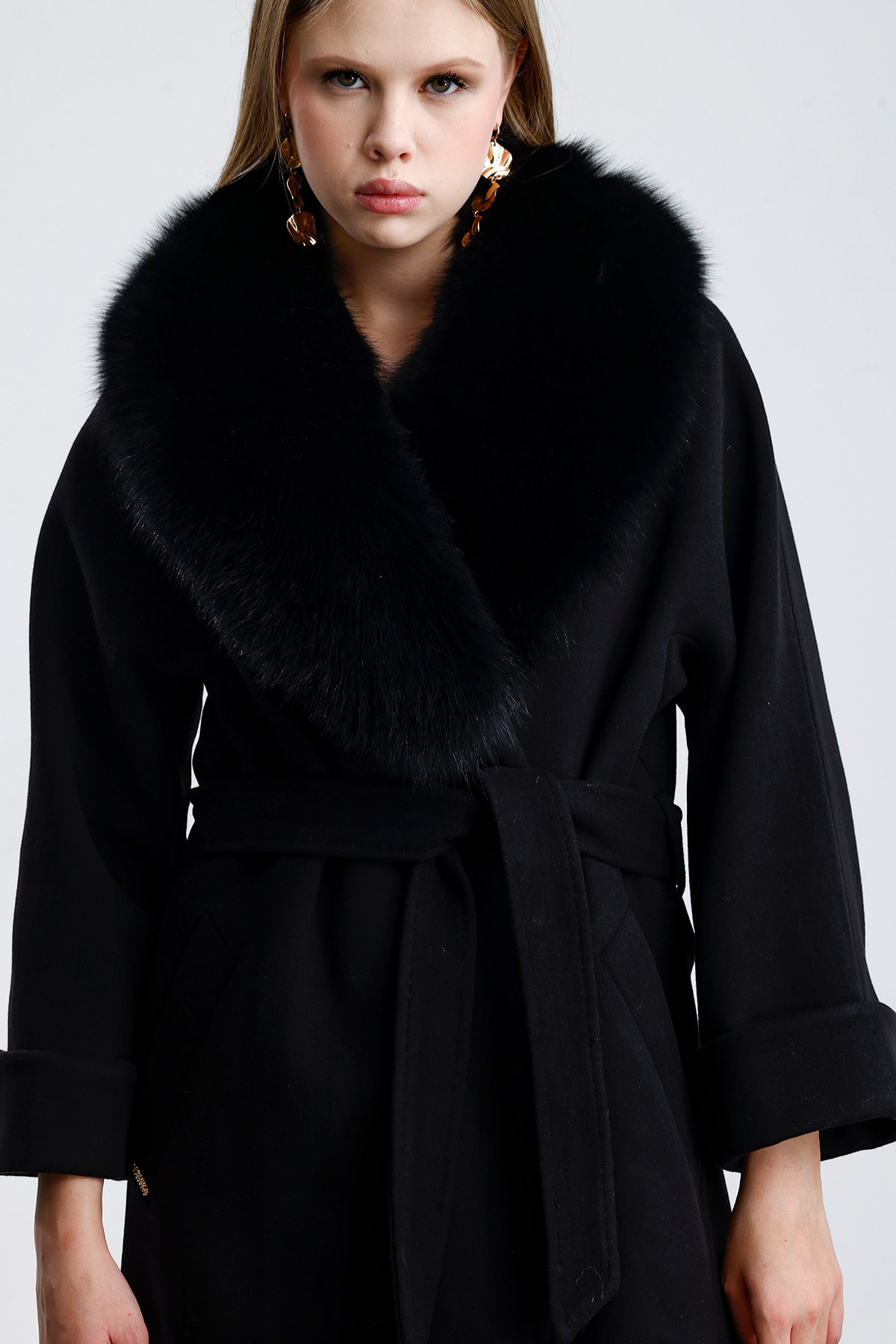 THE SAGE Fur Shawl - Siyah