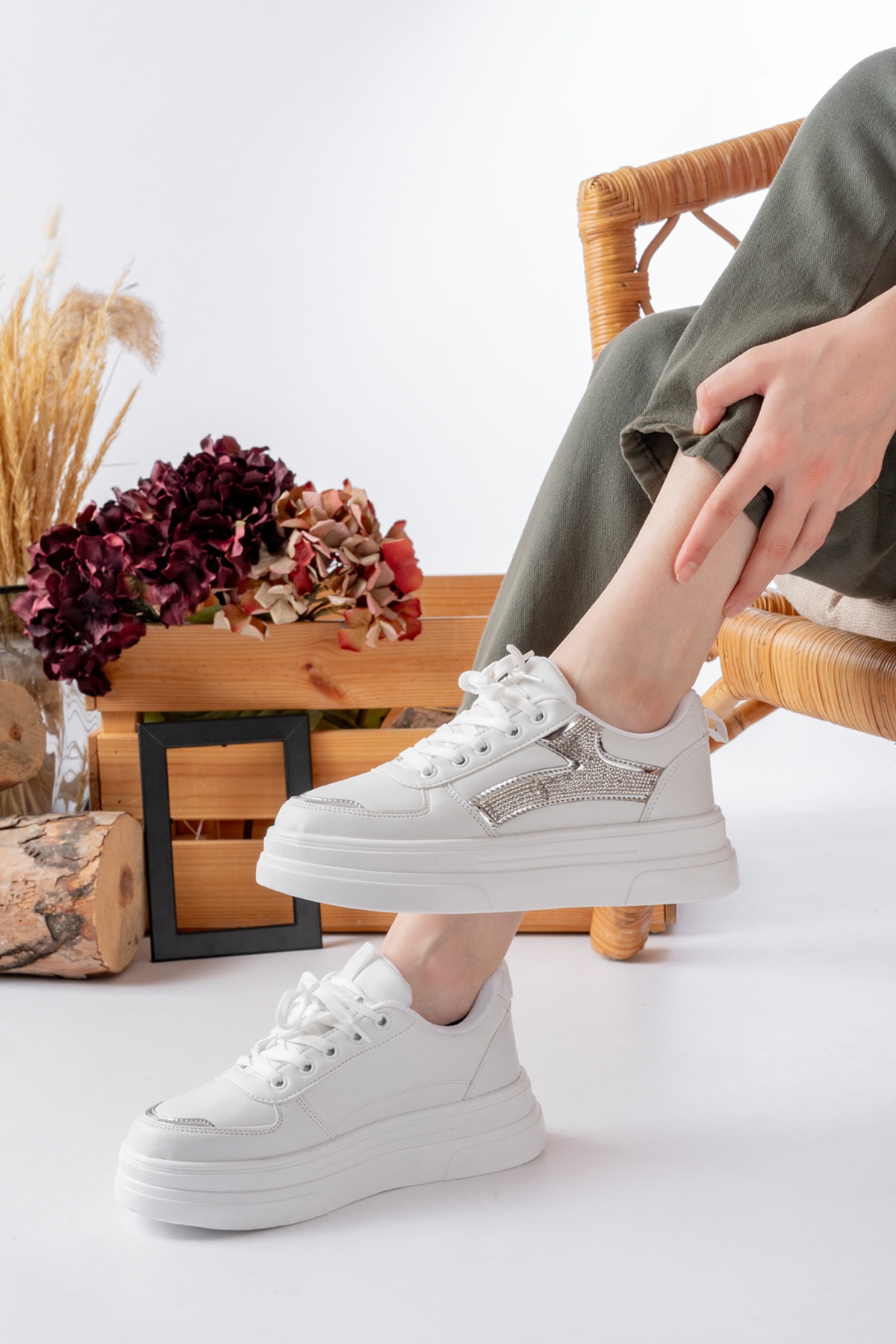 Garantili Armando Günlük Ortopedik Kadın Sneaker Spor Ayakkabı - BEYAZ
