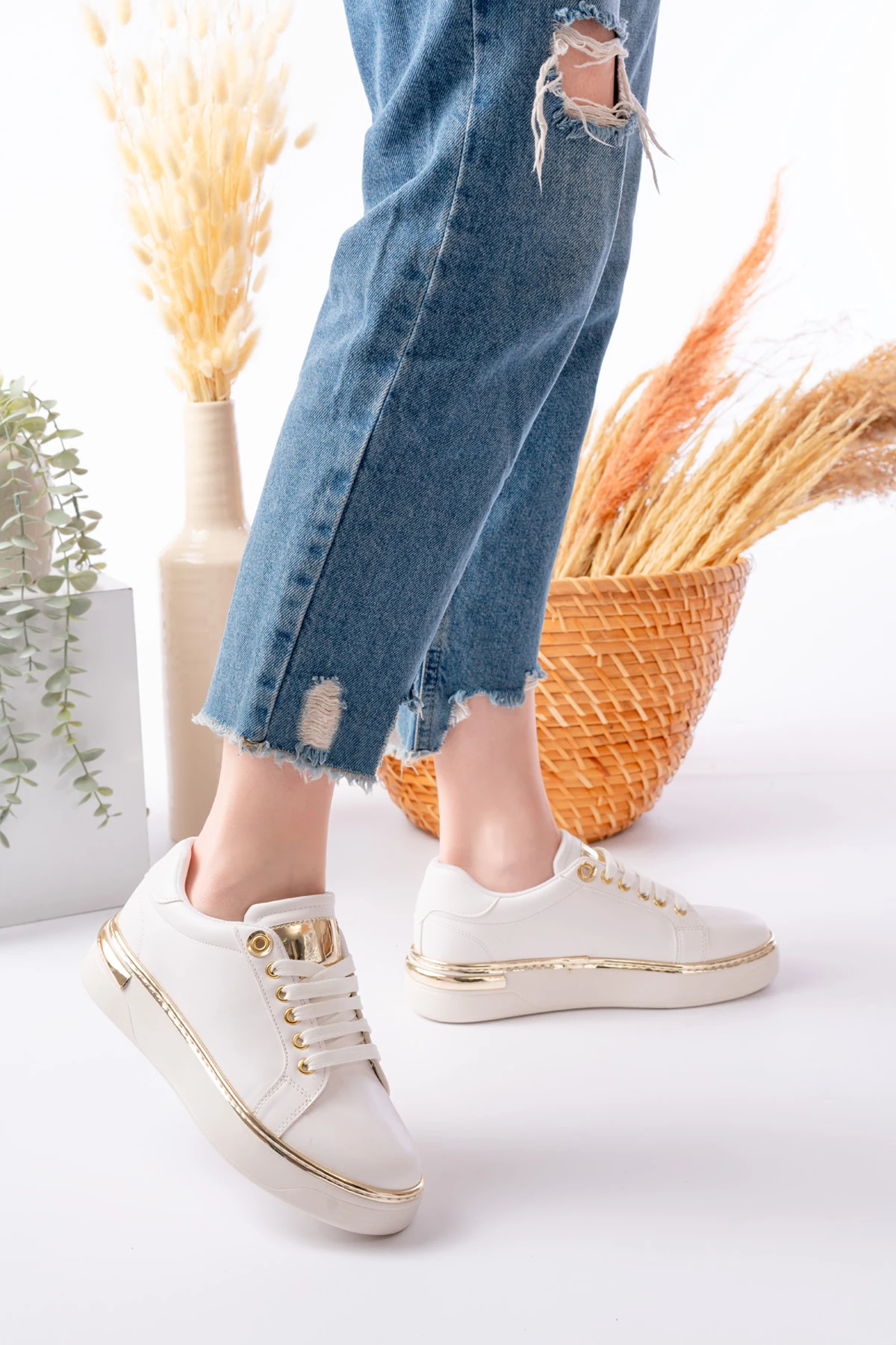 Kadın Anissa Gold Detaylı Sneaker - BEYAZ