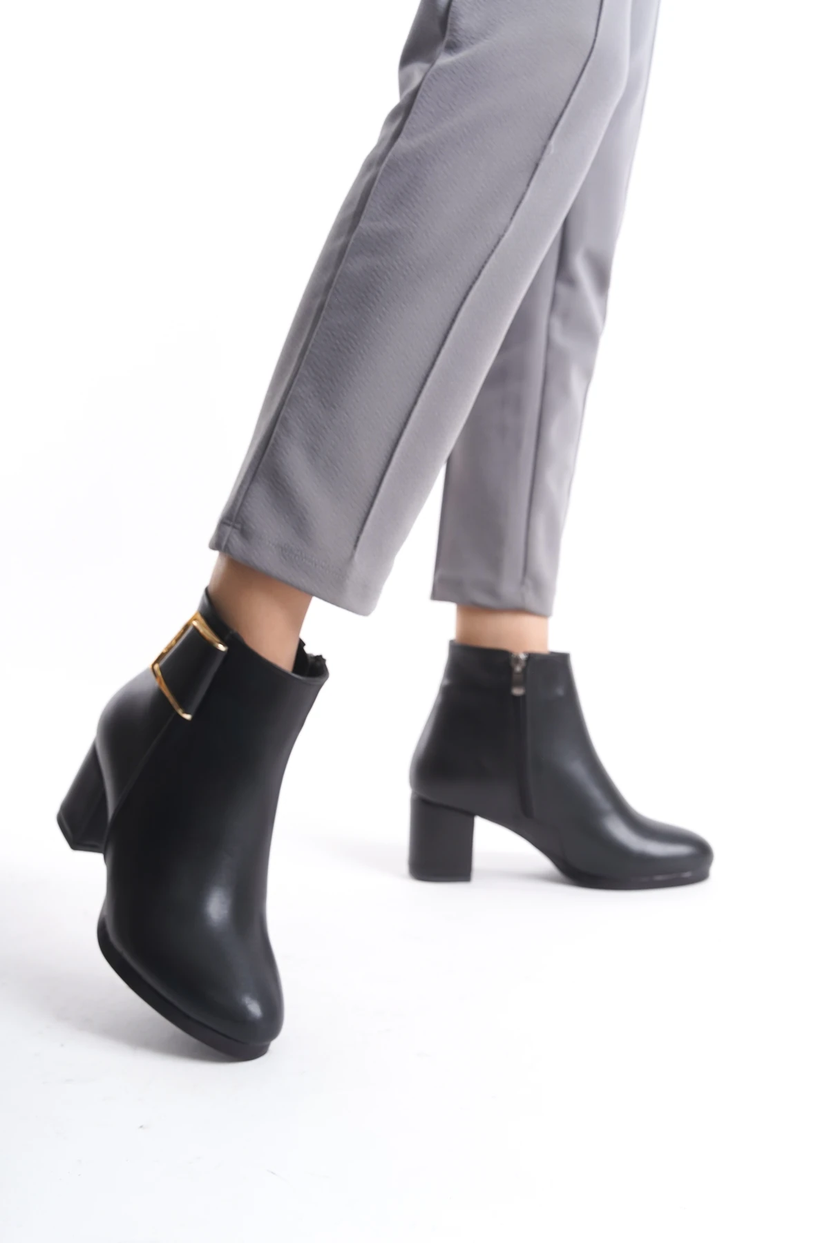 Kadın Atina Cilt Toka Detaylı Topuklu kısa Bot - SİYAHCİLT