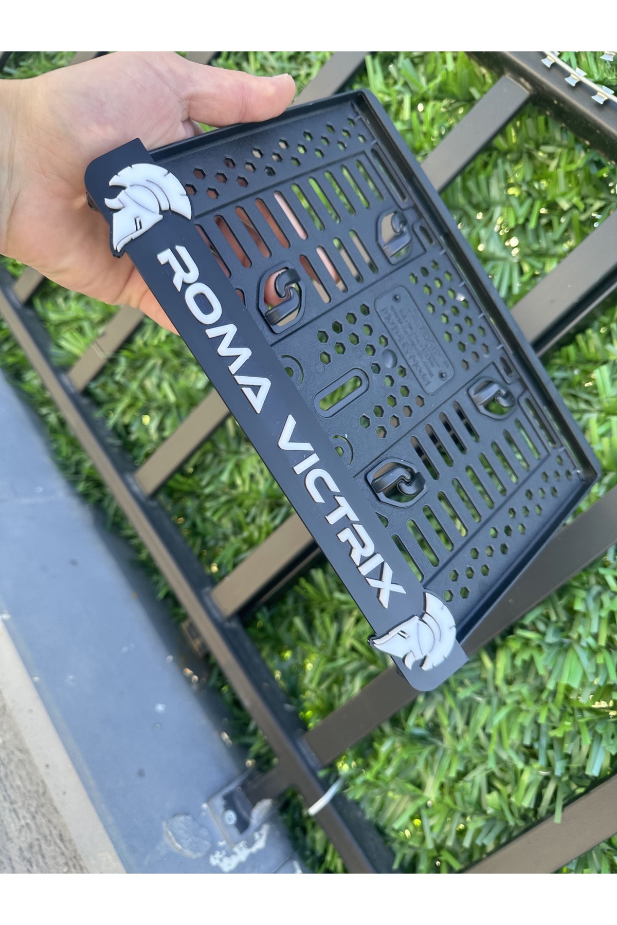 GLADYATÖR ROMA VICTRIX 3D KABARTMALI PLEKSİ MOTOR PLAKALIĞI